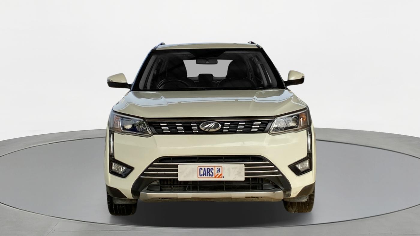 2021 Mahindra XUV300 W8 DIESEL MT, Diesel, Manual, 31,016 km, Front
