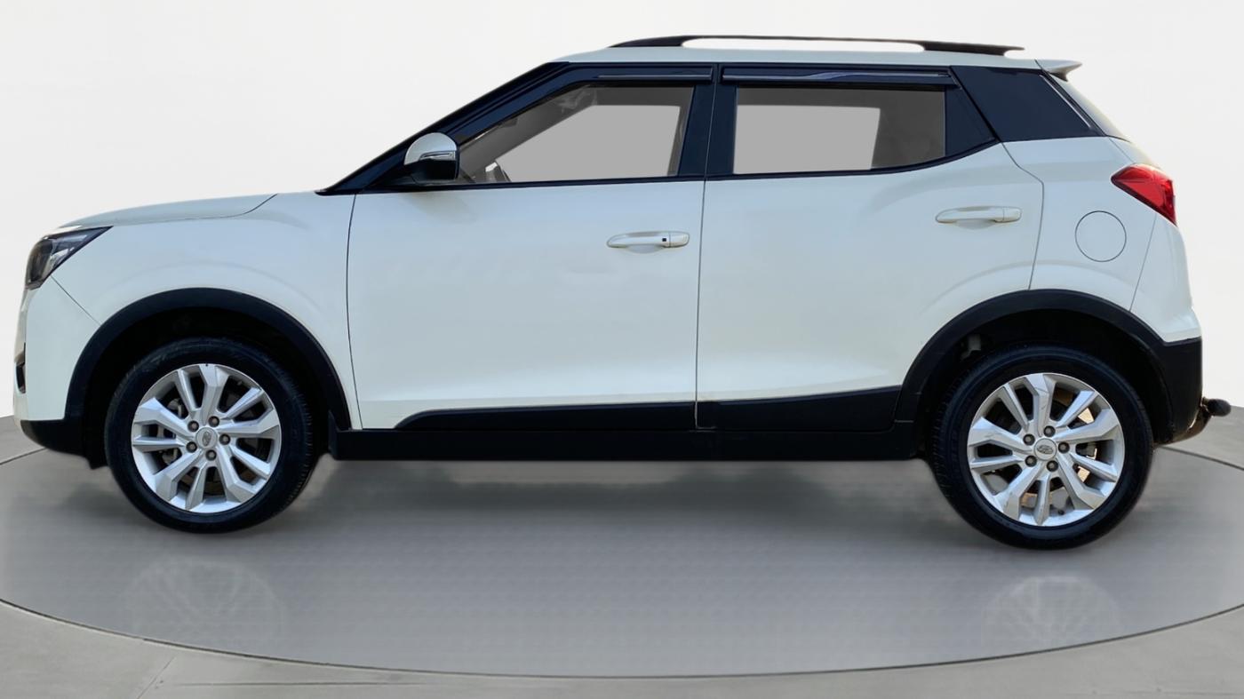 2021 Mahindra XUV300 W8 DIESEL MT, Diesel, Manual, 31,016 km, Left Side