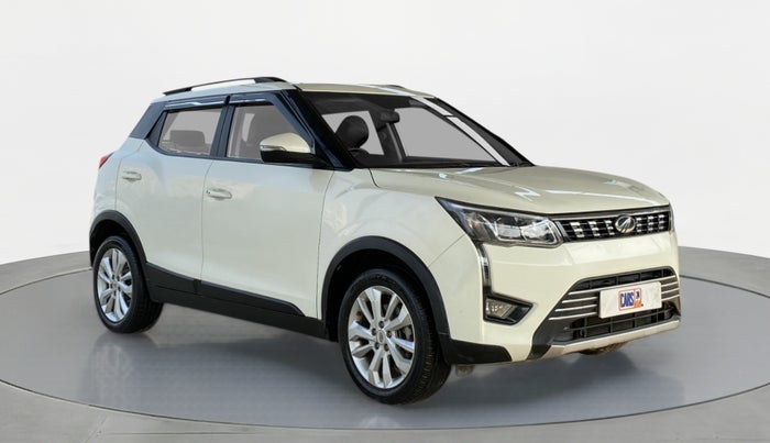 2021 Mahindra XUV300 W8 DIESEL MT, Diesel, Manual, 31,016 km, Right Front Diagonal