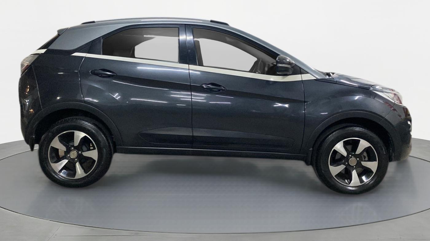 2018 Tata NEXON XZ+ 1.2 DUAL TONE, Petrol, Manual, 24,650 km, Right Side View