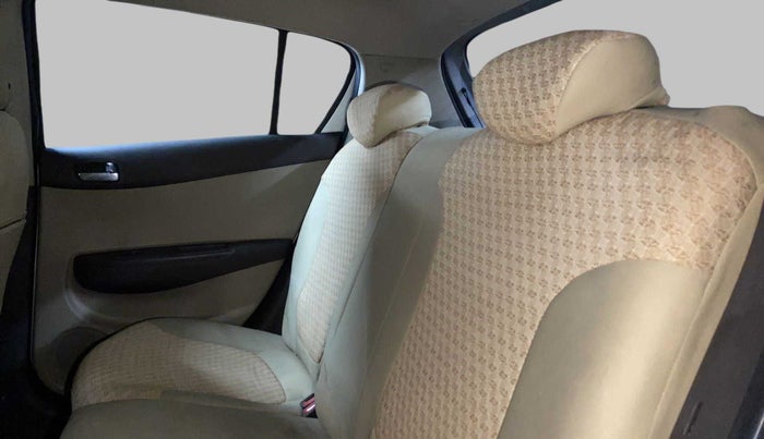 2011 Hyundai i20 SPORTZ 1.2 VTVT, Petrol, Manual, 33,018 km, Right Side Rear Door Cabin