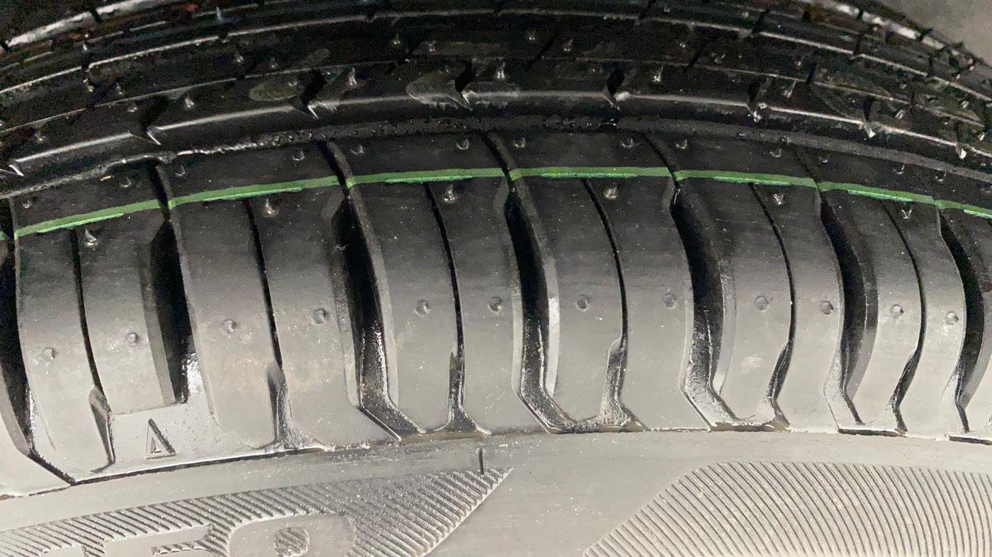 2023 Maruti Dzire VXI AMT, Petrol, Automatic, 29,705 km, Right Rear Tyre Tread