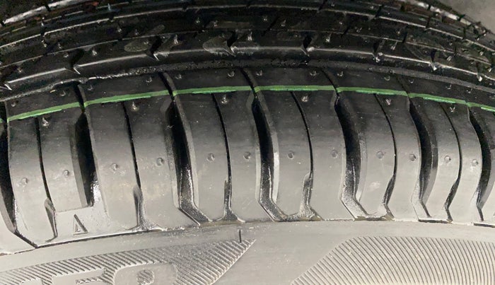 2023 Maruti Dzire VXI AMT, Petrol, Automatic, 29,705 km, Right Rear Tyre Tread