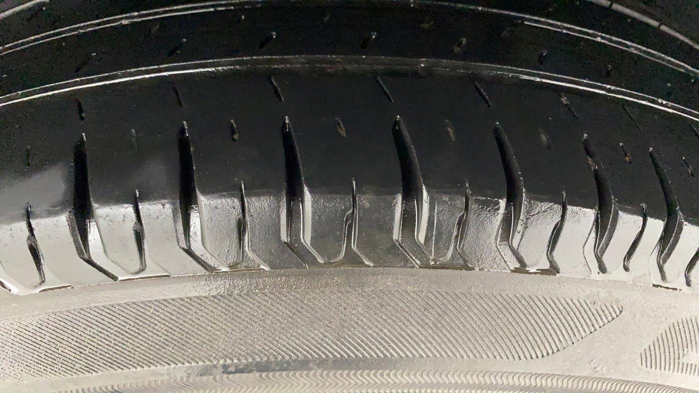 2023 Maruti Dzire VXI AMT, Petrol, Automatic, 29,705 km, Left Rear Tyre Tread
