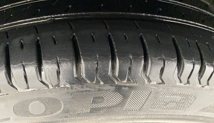2023 Maruti Dzire VXI AMT, Petrol, Automatic, 29,705 km, Left Front Tyre Tread