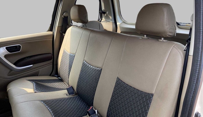2016 Mahindra TUV300 T8 AT, Diesel, Automatic, 71,880 km, Right Side Rear Door Cabin