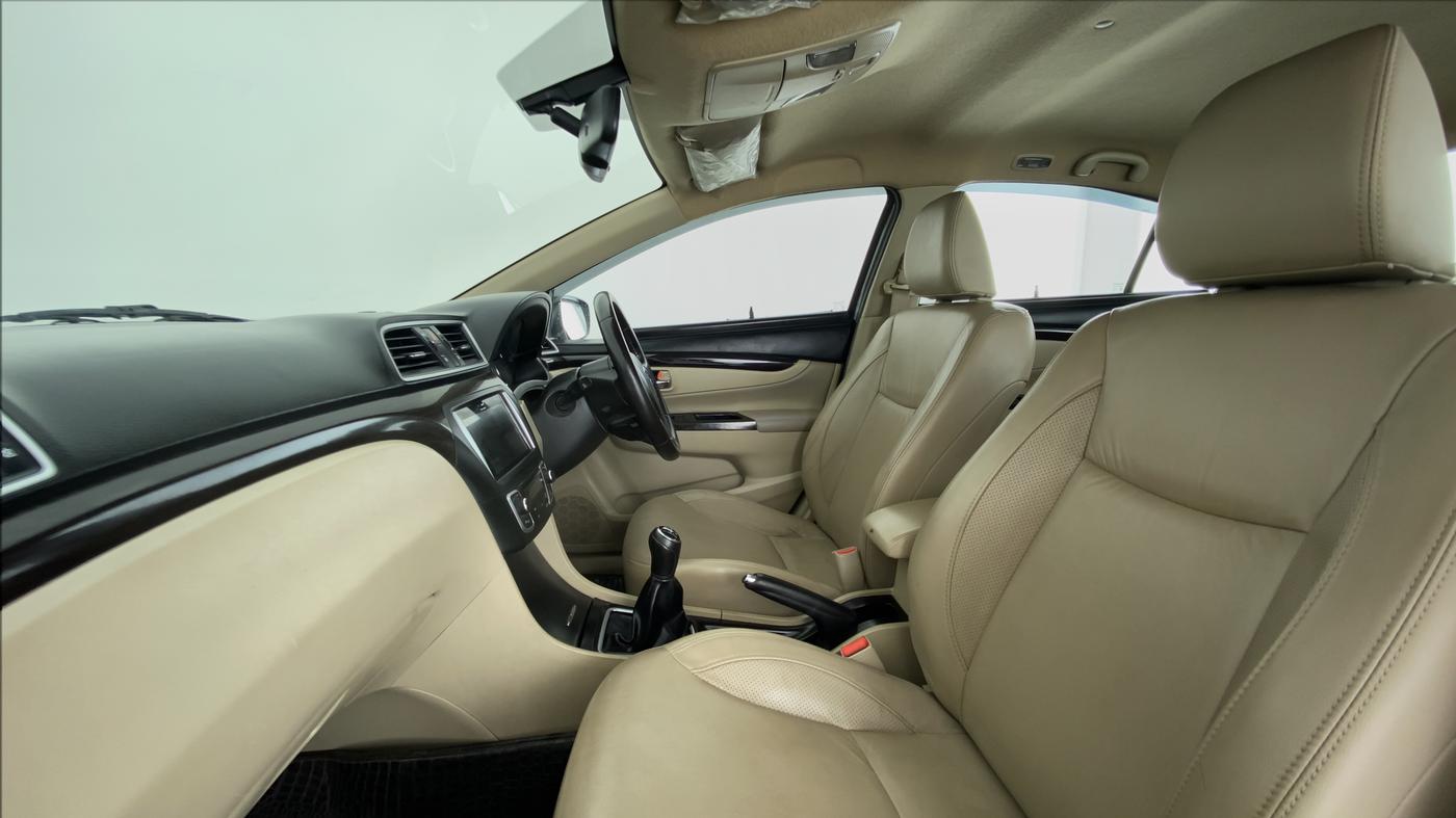 2017 Maruti Ciaz ALPHA 1.3 DDIS SHVS, Diesel, Manual, 59,898 km, Right Side Front Door Cabin