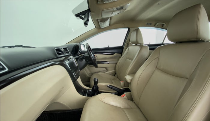 2017 Maruti Ciaz ALPHA 1.3 DDIS SHVS, Diesel, Manual, 59,898 km, Right Side Front Door Cabin