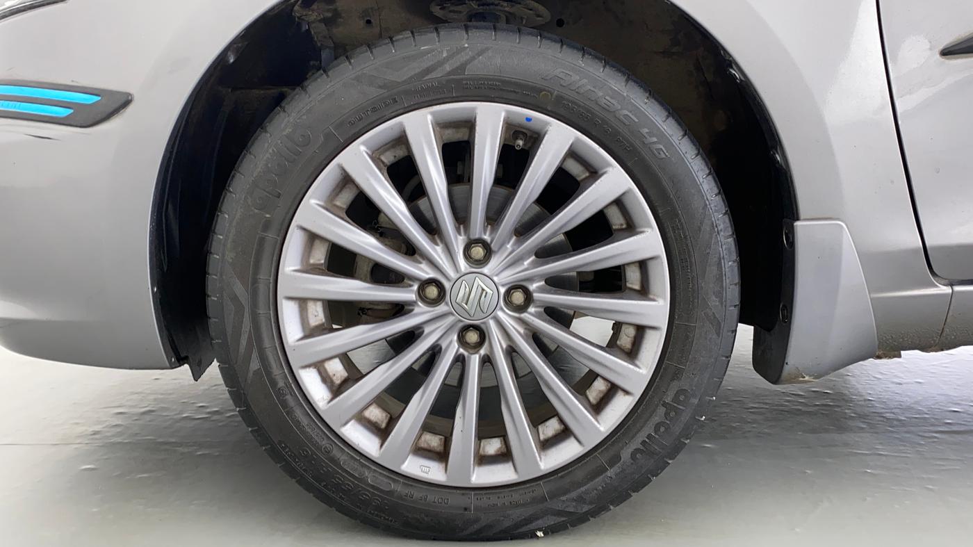 2017 Maruti Ciaz ALPHA 1.3 DDIS SHVS, Diesel, Manual, 59,898 km, Left Front Wheel