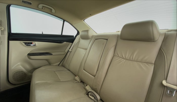 2017 Maruti Ciaz ALPHA 1.3 DDIS SHVS, Diesel, Manual, 59,898 km, Right Side Rear Door Cabin