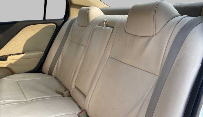 2018 Honda City V MT PETROL, Petrol, Manual, 31,838 km, Right Side Rear Door Cabin