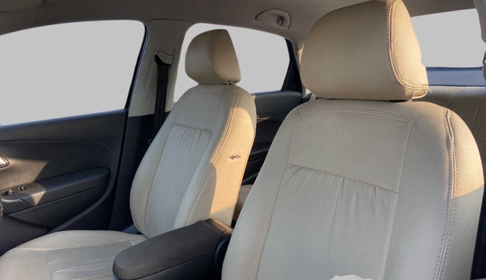 2018 Volkswagen Vento COMFORTLINE MT PETROL, Petrol, Manual, 10,666 km, Right Side Front Door Cabin
