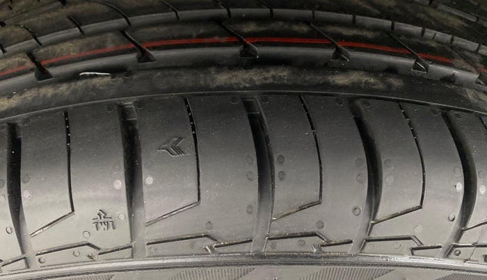 2021 Nissan Kicks XV TURBO 1.3, Petrol, Manual, 31,444 km, Left Front Tyre Tread