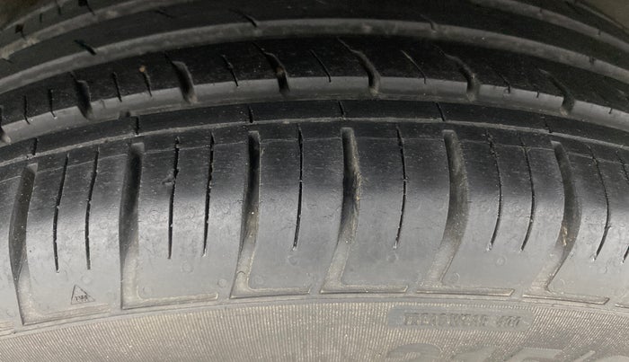 2021 Nissan Kicks XV TURBO 1.3, Petrol, Manual, 31,444 km, Right Rear Tyre Tread