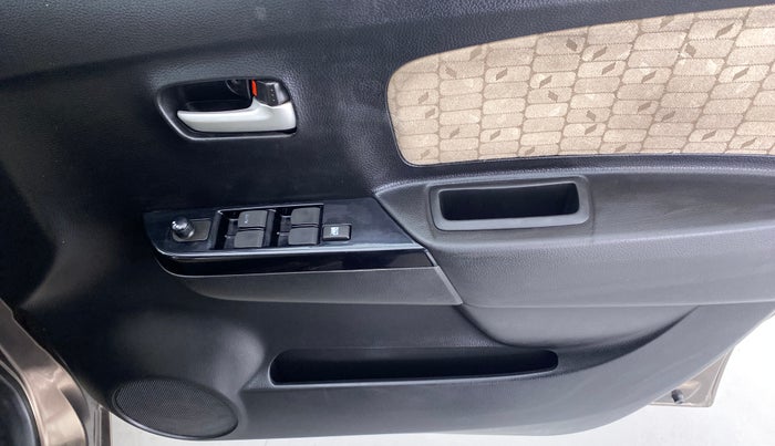 2018 Maruti Wagon R 1.0 VXI AMT, Petrol, Automatic, 34,403 km, Driver Side Door Panels Control