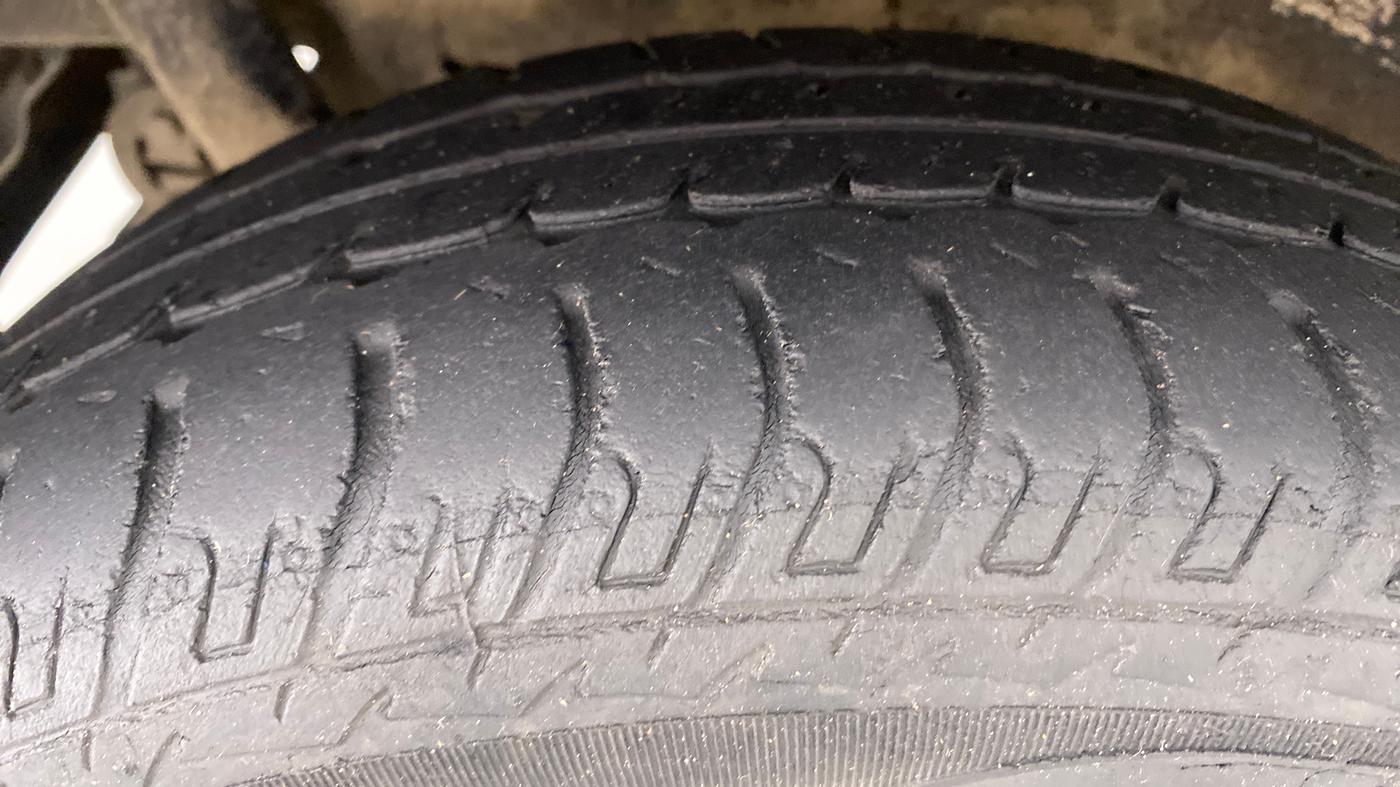 2018 Maruti Wagon R 1.0 VXI AMT, Petrol, Automatic, 34,403 km, Right Rear Tyre Tread