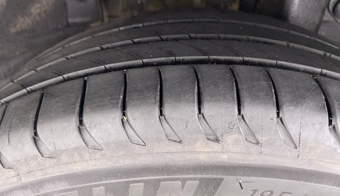 2016 Hyundai Elite i20 ASTA 1.2 (O), Petrol, Manual, 39,169 km, Left Rear Tyre Tread