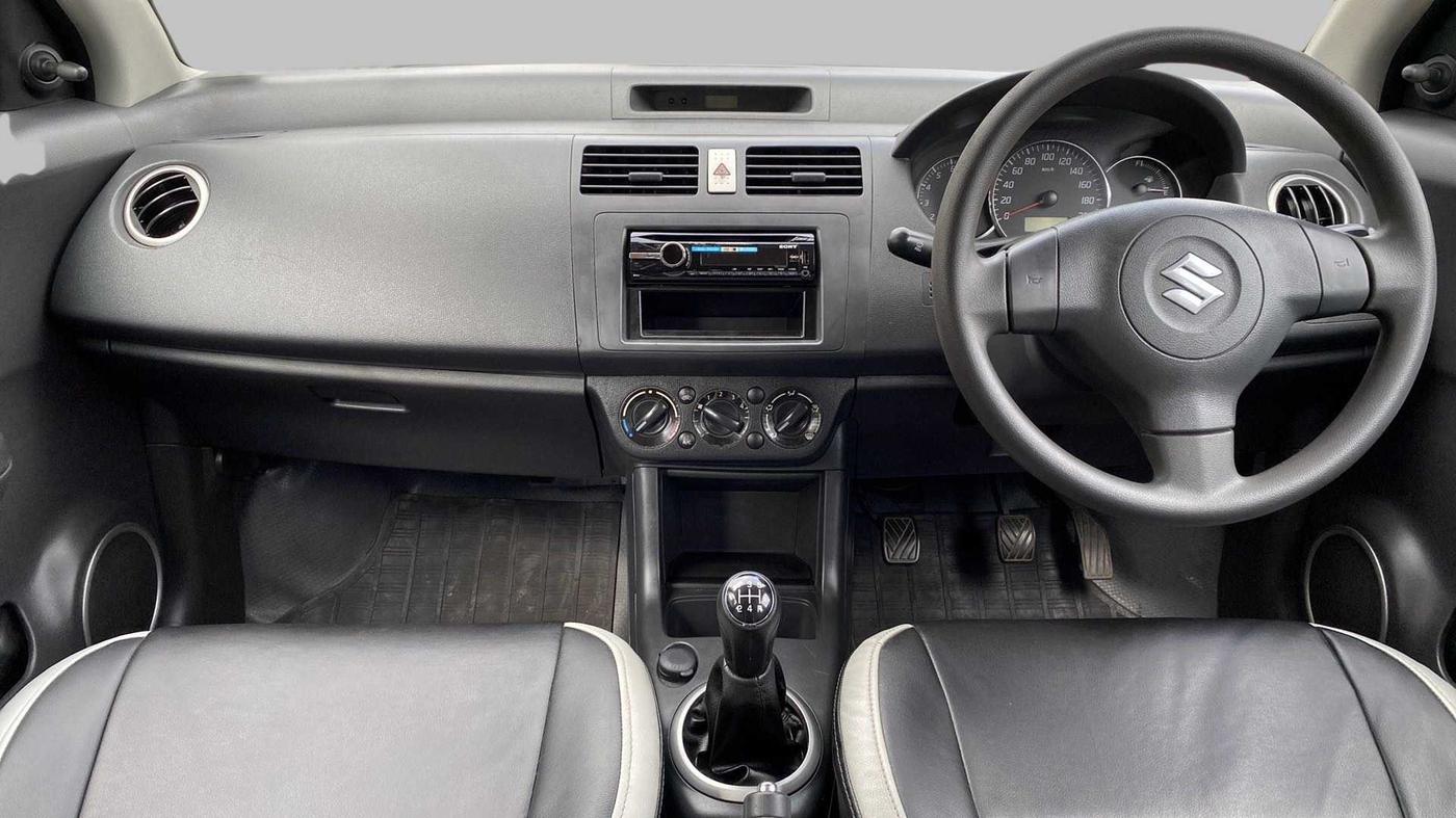 2010 Maruti Swift VXI D, Petrol, Manual, 51,369 km, Dashboard