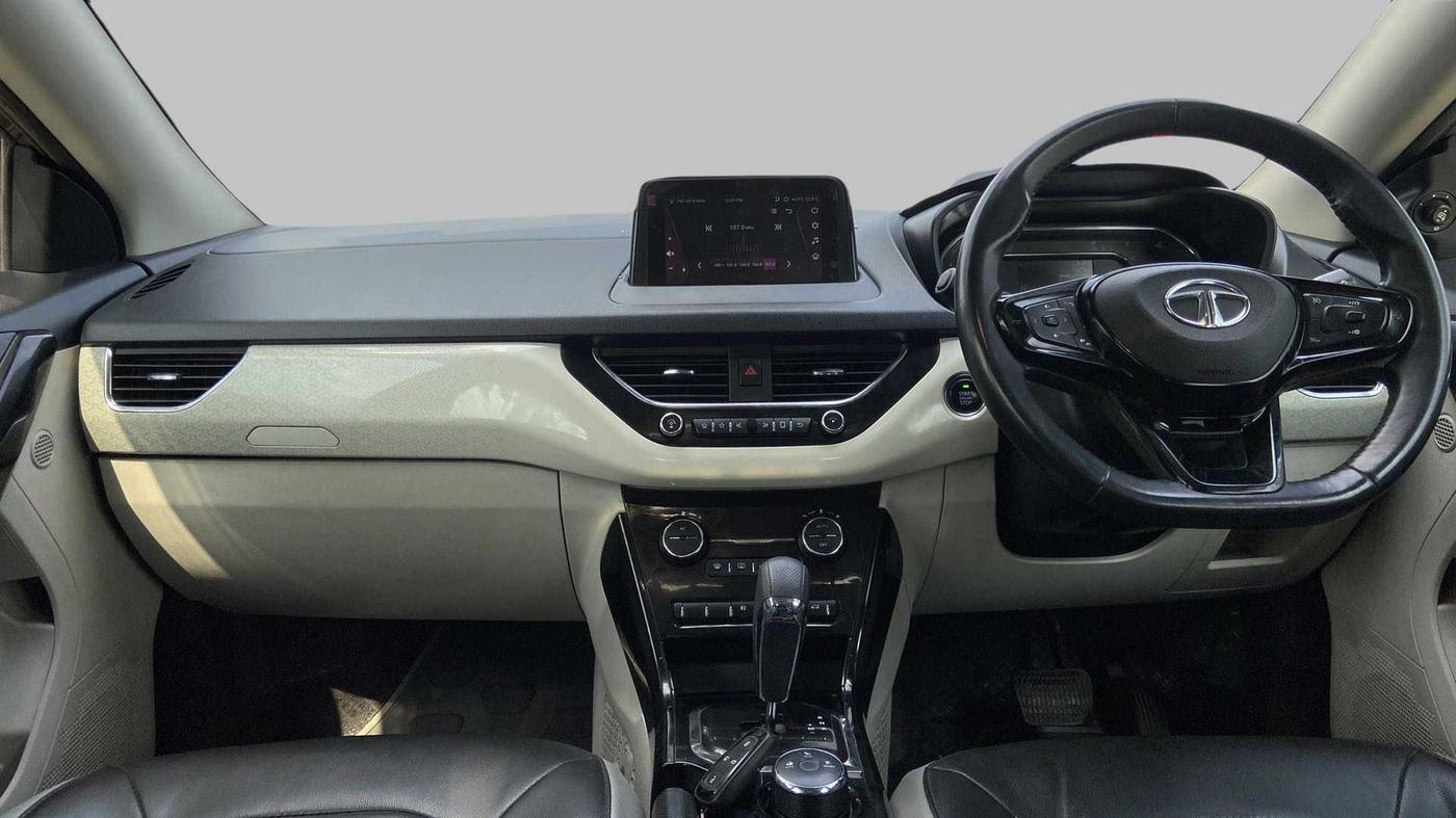 2020 Tata NEXON XZA+ (O) 1.5  RTQ, Diesel, Automatic, 73,571 km, Dashboard