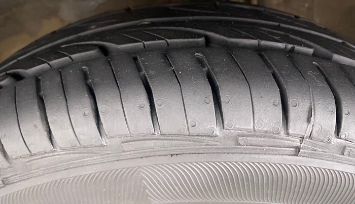 2013 Maruti Alto 800 LXI, Petrol, Manual, 41,306 km, Left Front Tyre Tread
