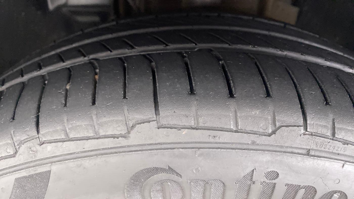 2017 Tata TIGOR XZ 1.2 REVOTRON OPT, Petrol, Manual, 60,487 km, Left Front Tyre Tread