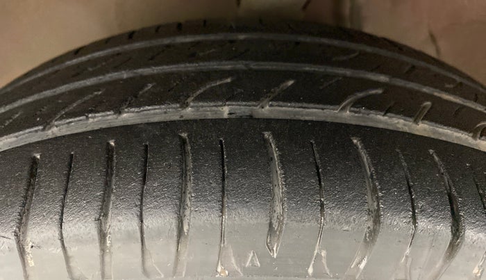 2010 Maruti Alto K10 VXI, Petrol, Manual, 54,671 km, Left Front Tyre Tread