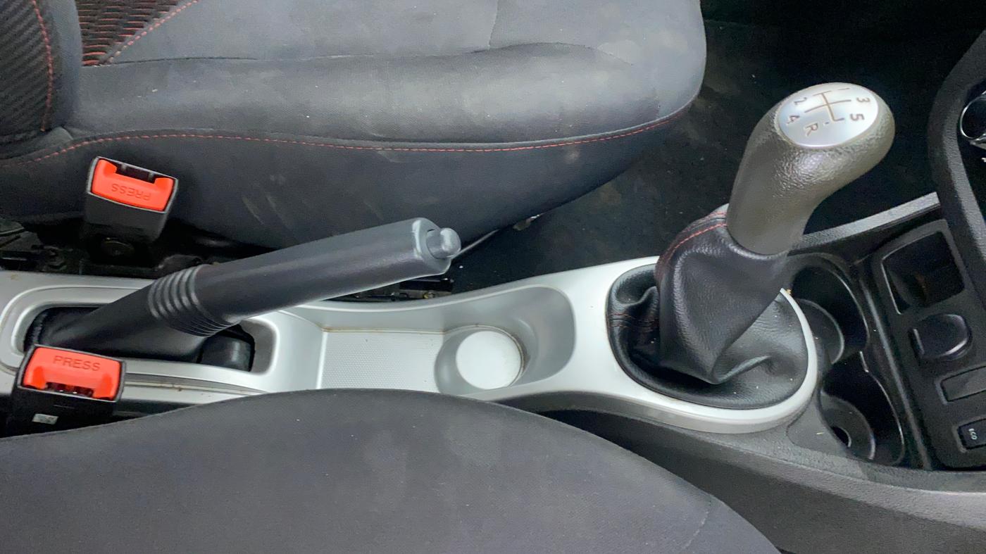 2018 Renault Duster RXS 85 PS, Diesel, Manual, 55,448 km, Gear Lever
