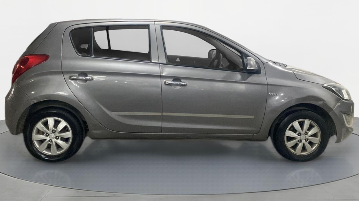 2013 Hyundai i20 SPORTZ 1.2 VTVT, Petrol, Manual, 70,466 km, Right Side View
