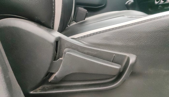 2020 Maruti S PRESSO VXI+, Petrol, Manual, 54,626 km, Driver Side Adjustment Panel