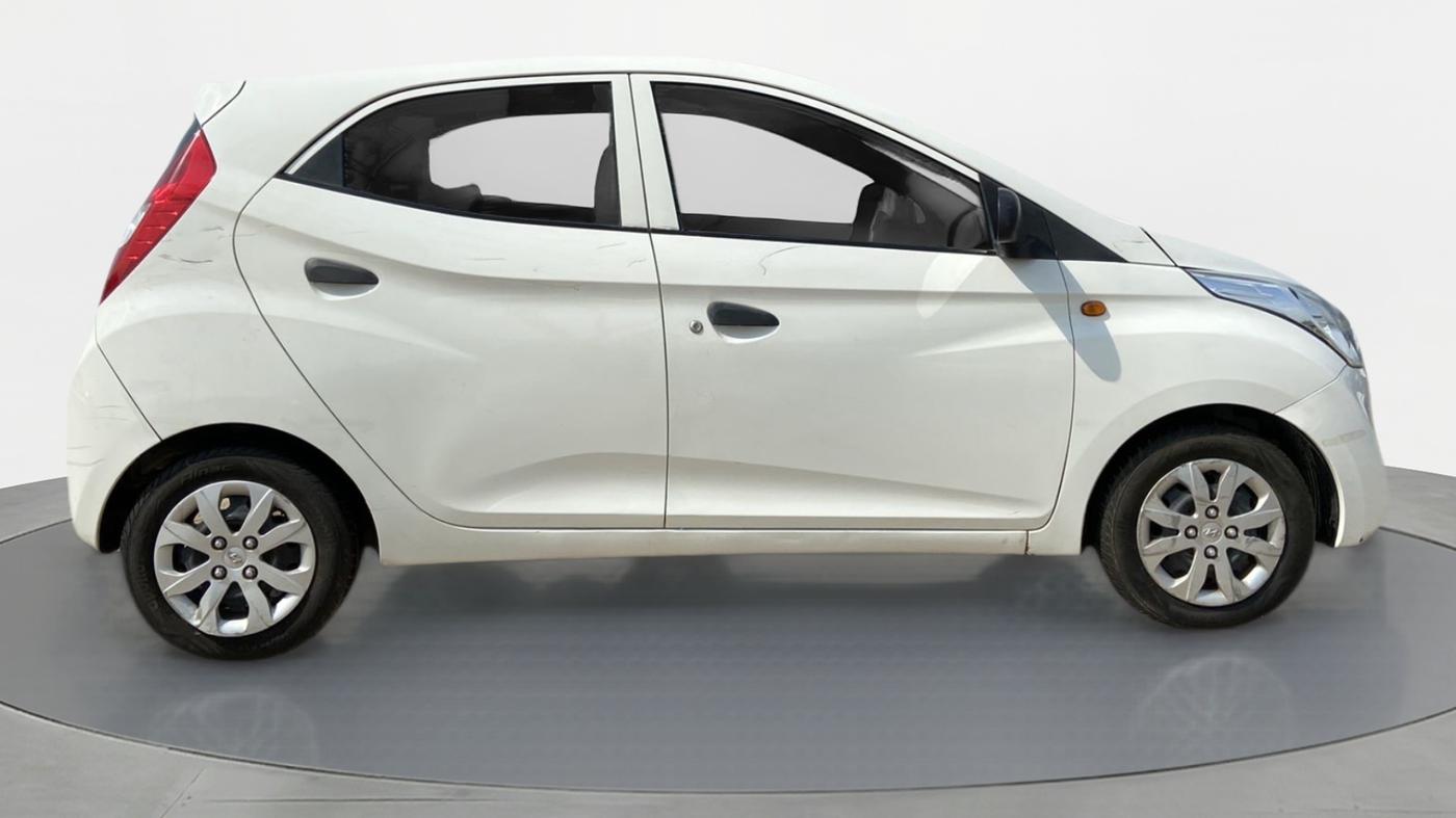 2017 Hyundai Eon MAGNA PLUS, Petrol, Manual, 33,425 km, Right Side View