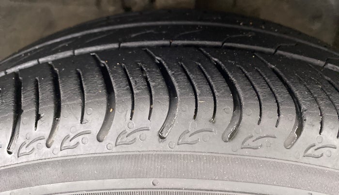 2019 Ford New Figo 1.2 TITANIUM, Petrol, Manual, 23,027 km, Right Front Tyre Tread