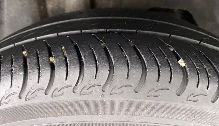 2019 Ford New Figo 1.2 TITANIUM, Petrol, Manual, 23,027 km, Right Rear Tyre Tread
