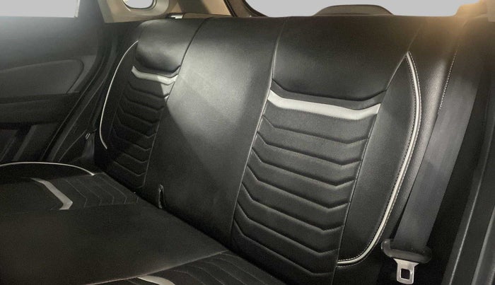 2020 Maruti Vitara Brezza LXI, Petrol, Manual, 41,796 km, Right Side Rear Door Cabin