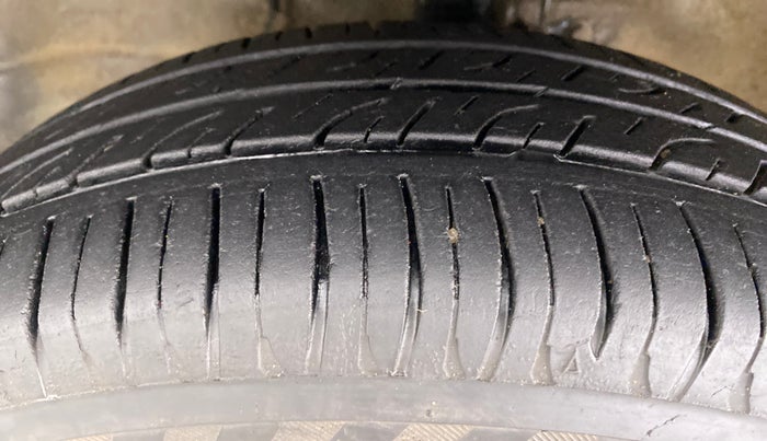 2016 Maruti Wagon R 1.0 VXI OPT, Petrol, Manual, 30,873 km, Left Front Tyre Tread