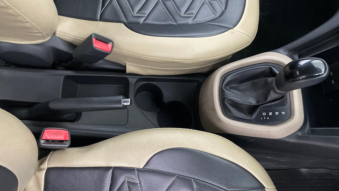 2016 Hyundai Xcent S AT 1.2, Petrol, Automatic, 52,964 km, Gear Lever