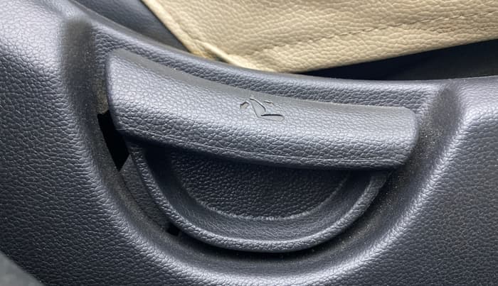 2016 Hyundai Xcent S AT 1.2, Petrol, Automatic, 52,964 km, Driver Side Adjustment Panel
