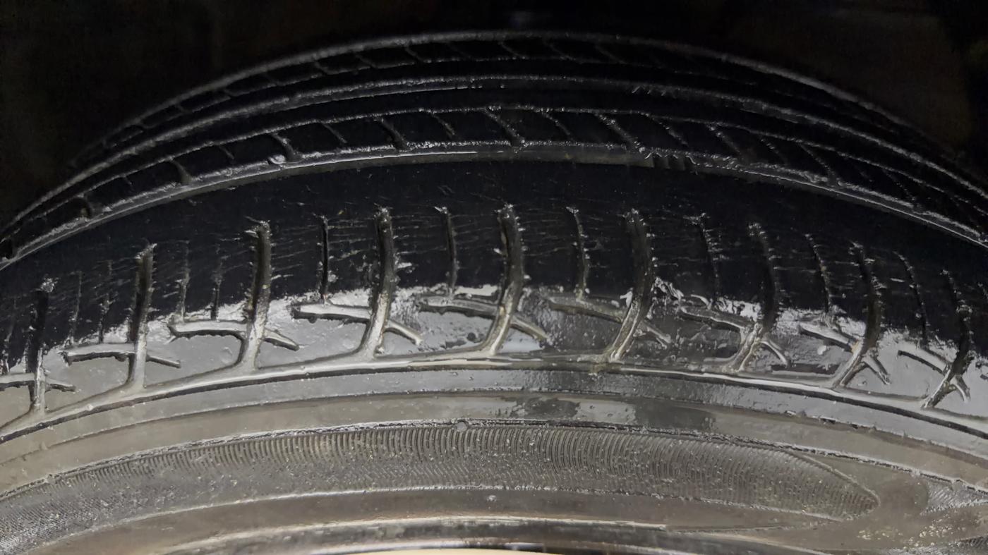2017 Maruti Baleno DELTA PETROL 1.2, Petrol, Manual, 64,118 km, Right Front Tyre Tread