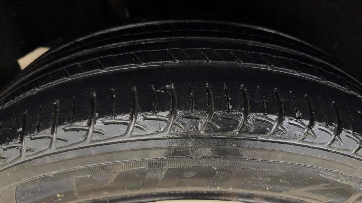2017 Maruti Baleno DELTA PETROL 1.2, Petrol, Manual, 64,118 km, Right Rear Tyre Tread