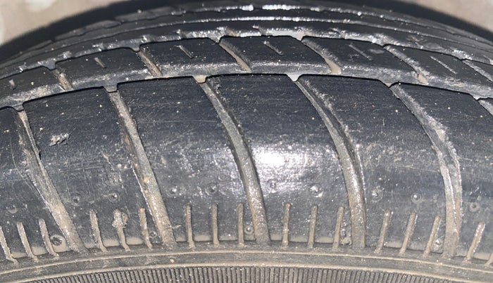 2015 Hyundai i10 SPORTZ 1.1, Petrol, Manual, 44,695 km, Left Front Tyre Tread