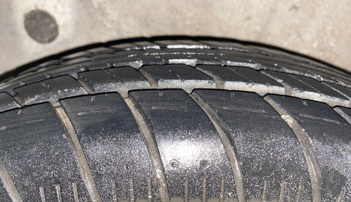 2015 Hyundai i10 SPORTZ 1.1, Petrol, Manual, 44,695 km, Right Rear Tyre Tread