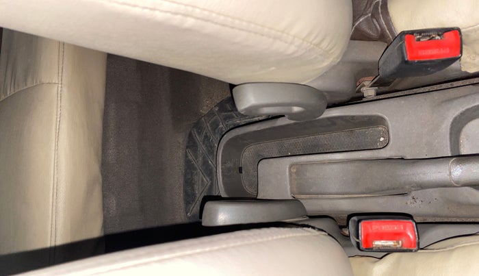 2015 Hyundai i10 SPORTZ 1.1, Petrol, Manual, 44,695 km, Driver Side Adjustment Panel