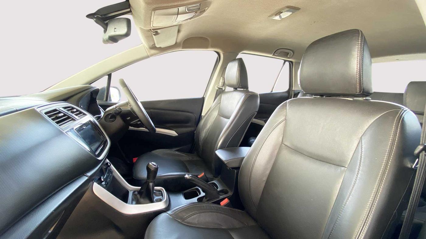 2017 Maruti S Cross ALPHA 1.3, Diesel, Manual, 44,425 km, Right Side Front Door Cabin
