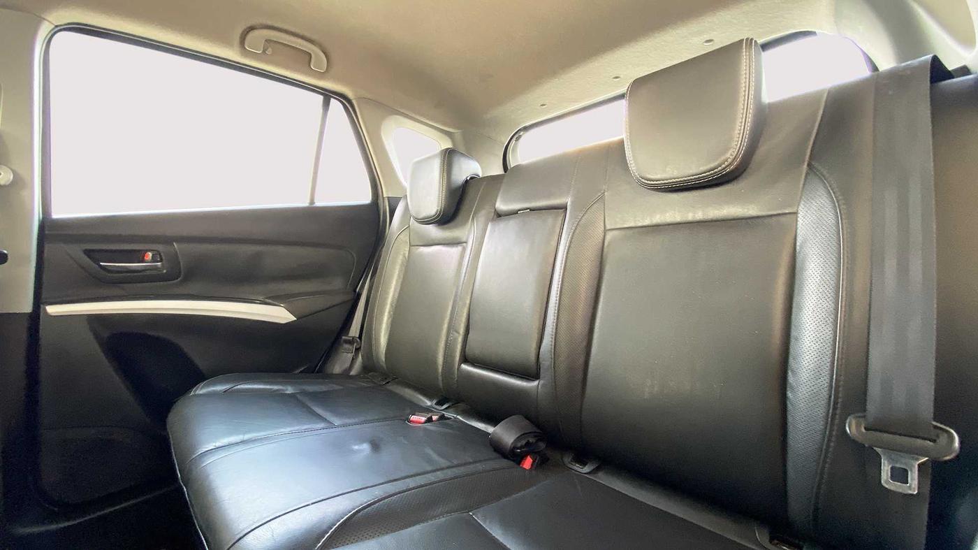 2017 Maruti S Cross ALPHA 1.3, Diesel, Manual, 44,425 km, Right Side Rear Door Cabin