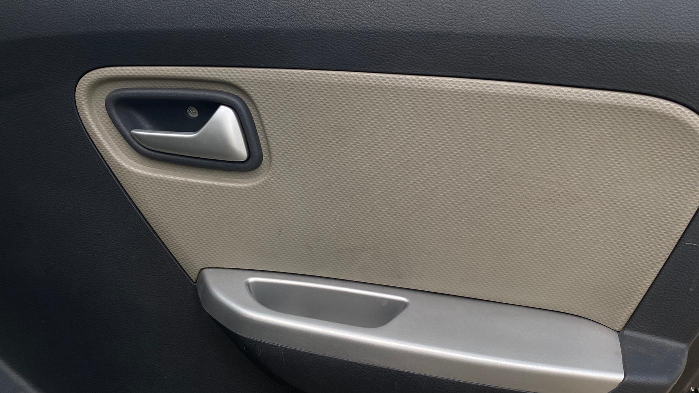 2017 Maruti Alto K10 VXI (O) AMT, Petrol, Automatic, 38,016 km, Driver Side Door Panels Control