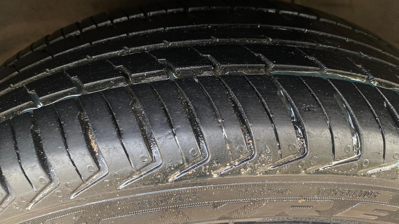 2017 Maruti Alto K10 VXI (O) AMT, Petrol, Automatic, 38,016 km, Left Front Tyre Tread
