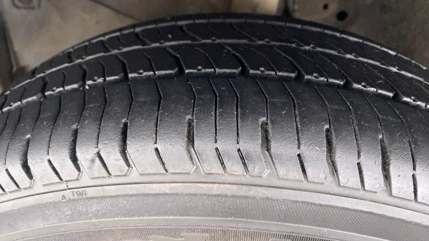 2015 Honda Amaze 1.2 SMT I VTEC, Petrol, Manual, 44,068 km, Left Front Tyre Tread