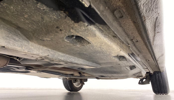 2013 Volkswagen Vento HIGHLINE PETROL AT, Petrol, Automatic, 43,531 km, Right Side Underbody