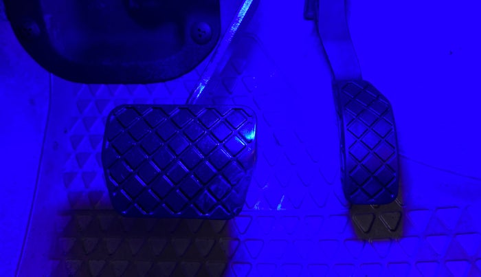 2013 Volkswagen Vento HIGHLINE PETROL AT, Petrol, Automatic, 43,531 km, Pedals