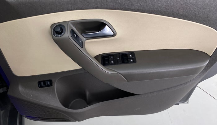 2013 Volkswagen Vento HIGHLINE PETROL AT, Petrol, Automatic, 43,531 km, Driver Side Door Panels Control