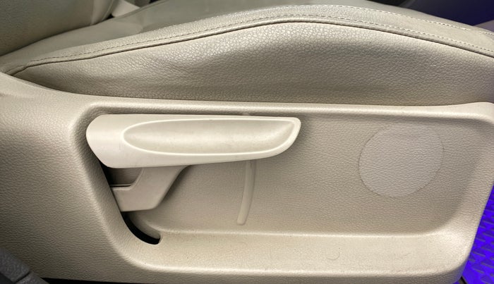 2013 Volkswagen Vento HIGHLINE PETROL AT, Petrol, Automatic, 43,531 km, Driver Side Adjustment Panel